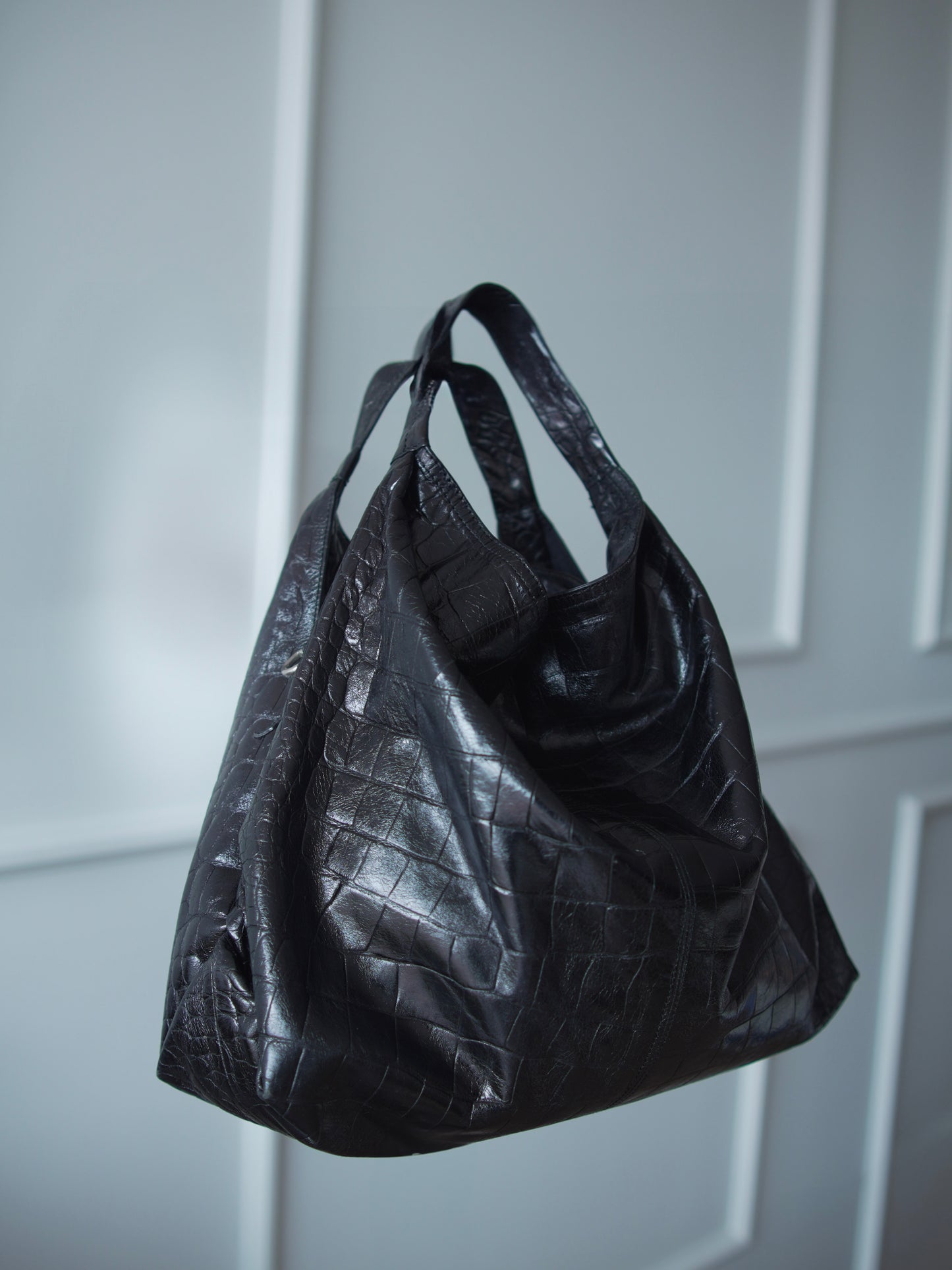 Furla cartera de piel granulada negra