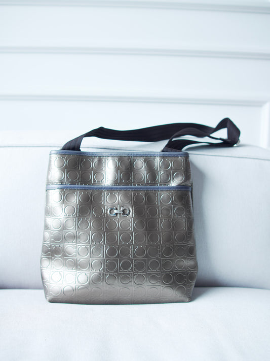 Salvatore Ferragamo bolso de charol metálico