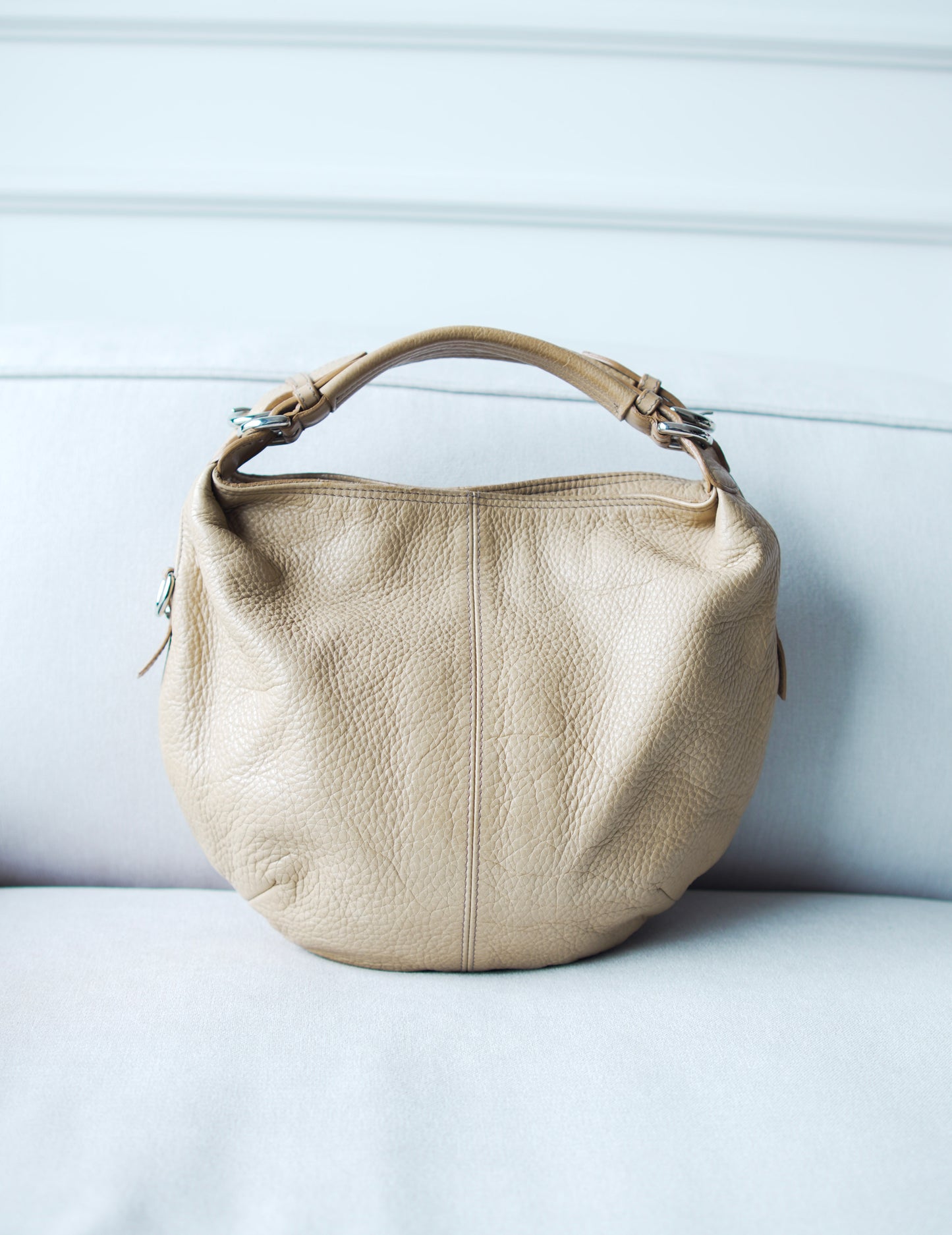 Furla cartera Hobo en Piel Suave Taupe