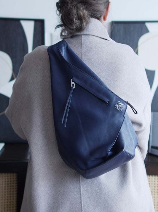 Anton Leather Crossbody Bag de Loewe